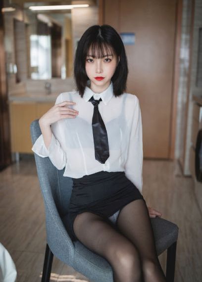 色翁荡熄周莹莹_蓝光在线手机播放